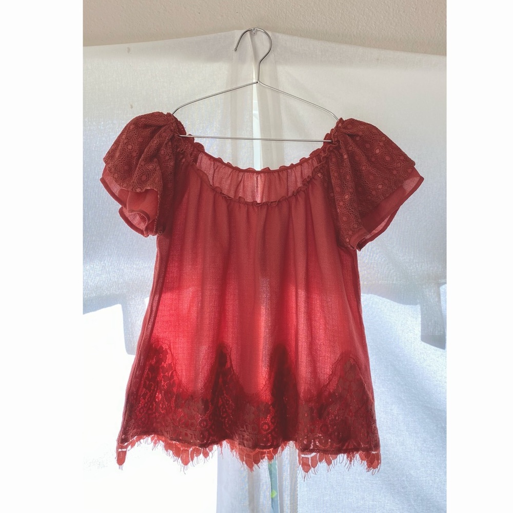 Red Off-the-Shoulder Laced Short-Sleeved Blouse Size M
